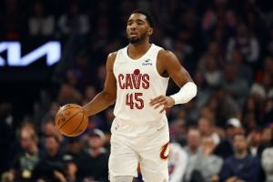 主动调整过度？米切尔半场8中2拿到6分2助1断2帽