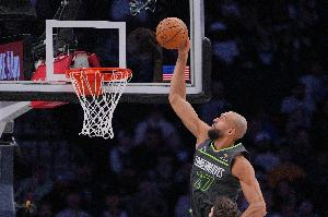 道苏姆：和戈贝尔并肩作战让我很兴奋 一直在防守端向他学习