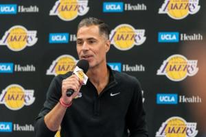 佩林卡谈买断市场：正在评估第15个球员名额 很可能填补这个空缺