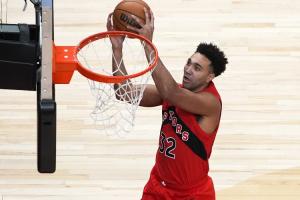 TJD猛龙首秀即砍下10+10（8前板）！勇士3年生涯仅10次两双