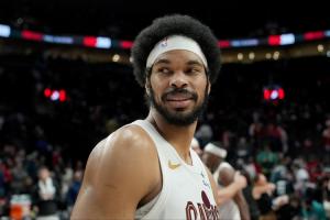 高效两双！骑士中锋阿伦16中10砍下22分13篮板1助攻