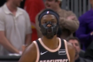 略吓人！硬汉奥孔武牙齿被打掉缺战一场 本场戴着防护面具回归！