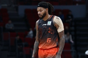 你俩齐哑火！珀塞尔19中6&三分5中0 鲍威尔6中0&三分5中0