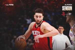 三双+两双+最高分！火箭官推晒申京、小贾和伊森本场数据海报