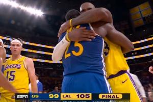 哥仨好！詹姆斯赛后分别和追梦&库里拥抱致意 和库里说悄悄话