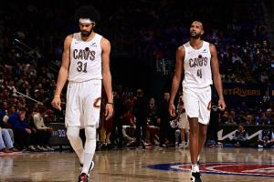 哈登：阿伦整个赛季都表现得很好 到时候莫布里复出也是一样