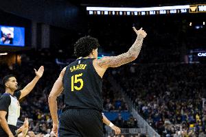 霍福德：看到勇士年轻人抓住机会我非常欣慰 而且他们从不找借口