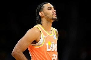 今天表现不多！泰森8中3仅拿10分6板 正负值-27最低