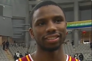 迪亚洛谈隔扣：我很喜欢用自己的动作去带动球迷 鼓舞士气