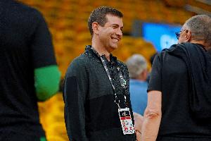 记者：史蒂文斯不但保持凯尔特人的竞争力 还削减薪资并培养新人