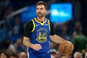 可圈可点！帕特·斯潘塞半场8中5拿到11分2板2助