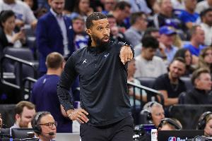 9连胜！黄蜂主帅：关键时刻球员顶住了 防守执行对抗强度都很棒