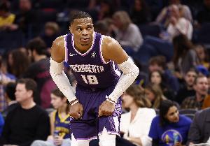 只有你想赢！威少17投7砍下17分 正负值-3&下场时球队狂输23分