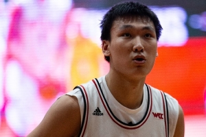 惨遭绝杀！媒体人：在NCAA教练眼里 淡厚然就是瞎积极 把人全漏了