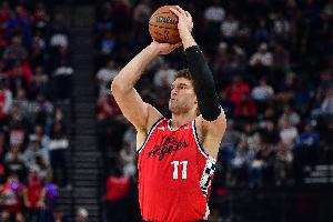 拼出来的机会！大洛极限救球 快船反击伦纳德底角命中三分